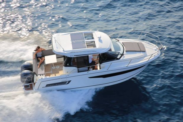 How To Hire A Boat: Step-By-Step Guide